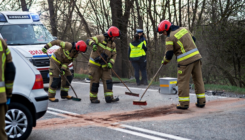Wypadek na drodze nr 22 zdjęcie nr 328125