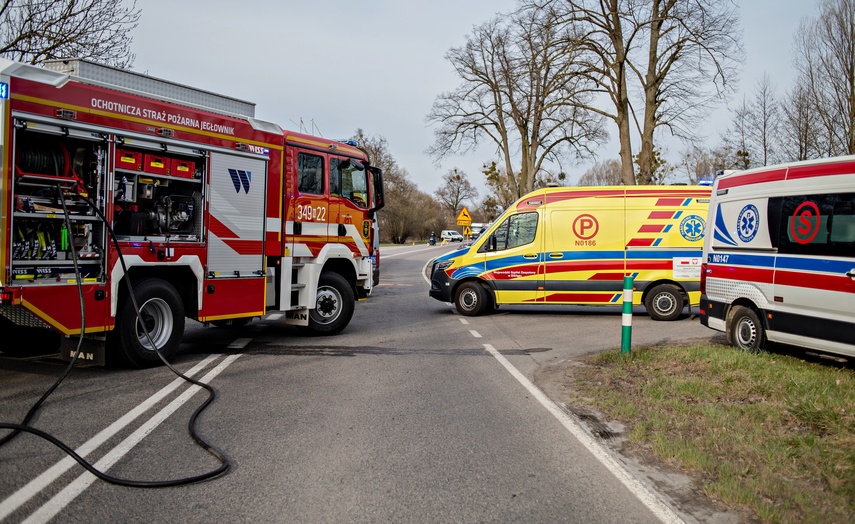 Wypadek na drodze nr 22 zdjęcie nr 328120