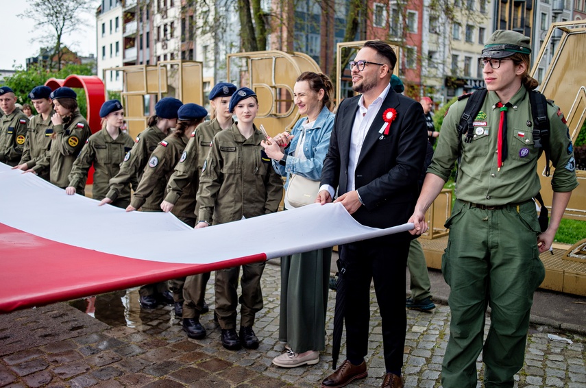 Biel i czerwień na starówce zdjęcie nr 329090