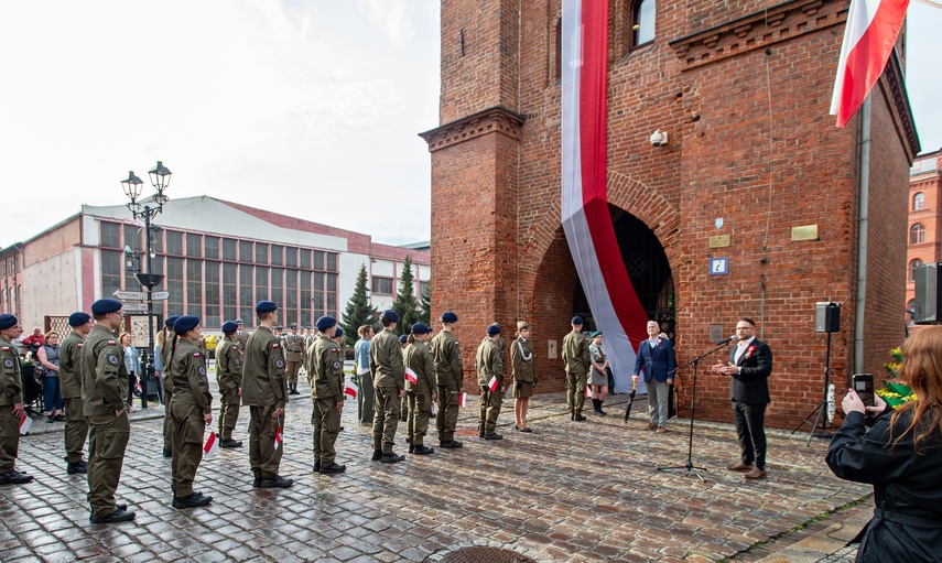 Biel i czerwień na starówce zdjęcie nr 329121