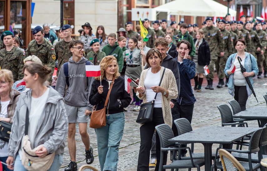 Biel i czerwień na starówce zdjęcie nr 329108