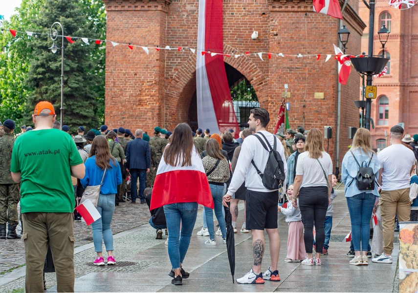 Biel i czerwień na starówce zdjęcie nr 329118