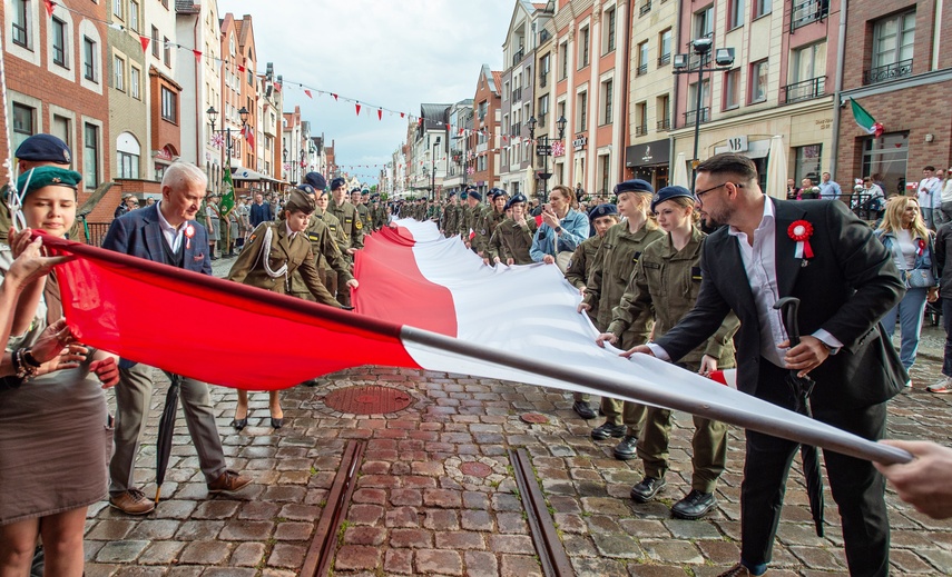 Biel i czerwień na starówce zdjęcie nr 329113