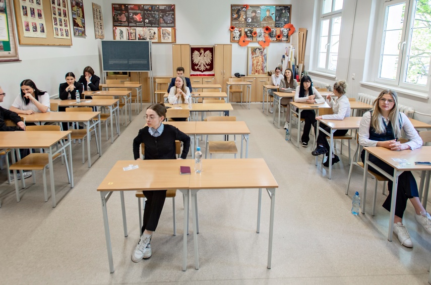  Kasztany kwitną, matury czas zacząć zdjęcie nr 329238