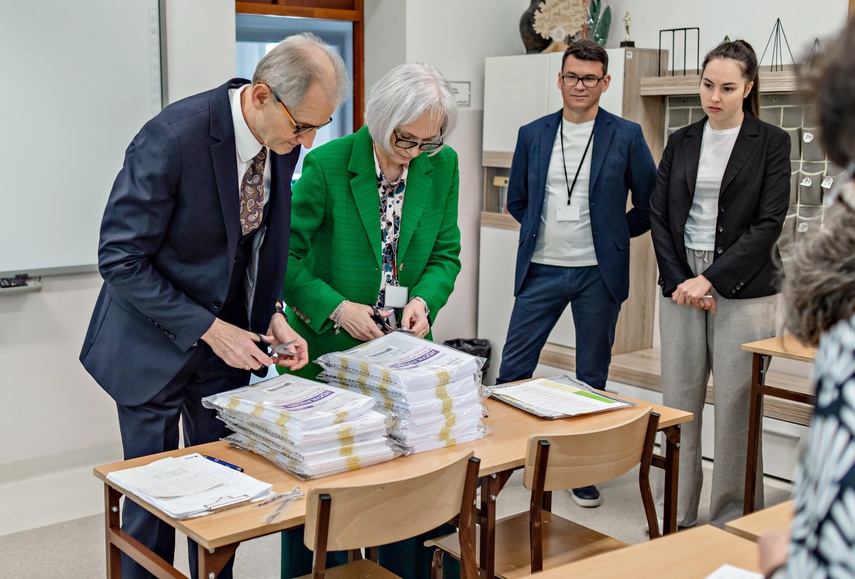  Kasztany kwitną, matury czas zacząć zdjęcie nr 329243