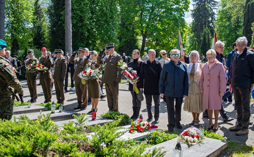 Upamiętnili rocznicę zakończenia wojny zdjęcie nr 329353