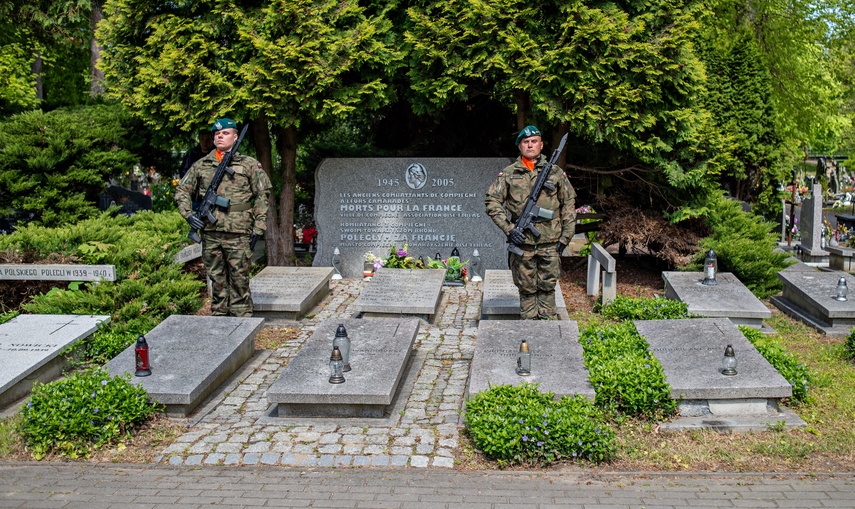 Upamiętnili rocznicę zakończenia wojny zdjęcie nr 329337