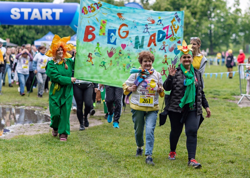 Chcą dzielić się dobrem, czyli VI Bieg i Marsz Nadziei zdjęcie nr 329942