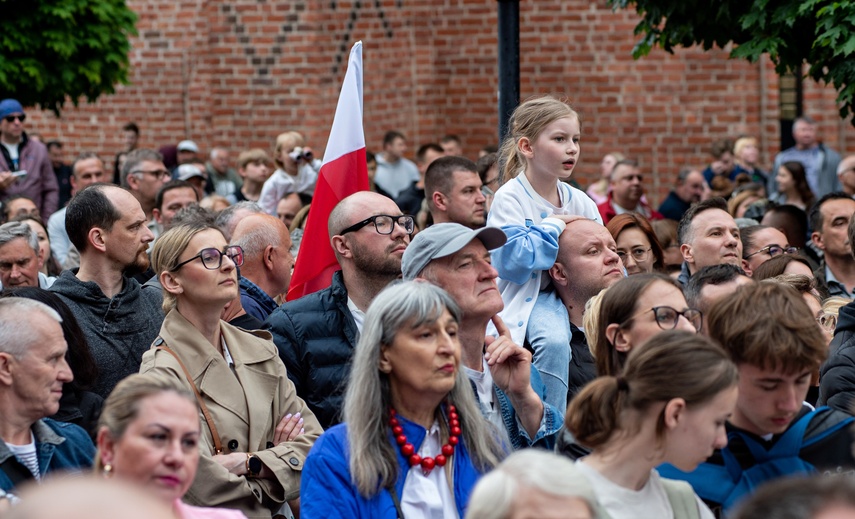 Rafał Trzaskowski w Elblągu. „Tych podziałów naprawdę już wystarczy” zdjęcie nr 330626