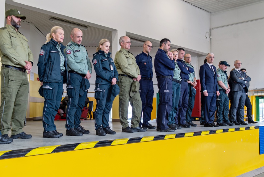 Nos i cztery łapy na służbie zdjęcie nr 330844