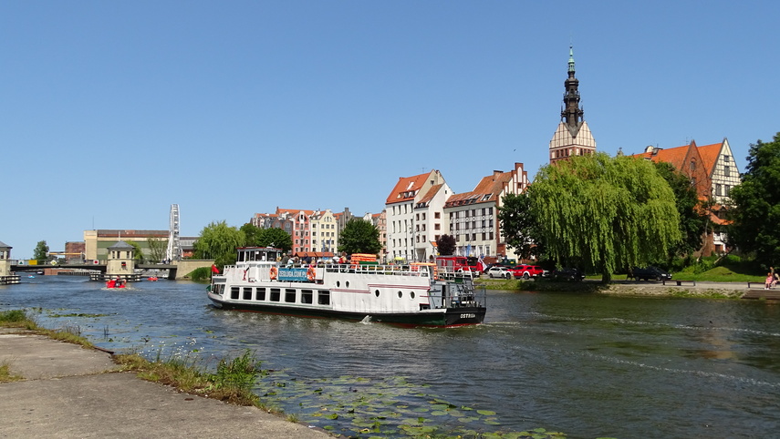 Pomoc strażaków na rzece zdjęcie nr 332318