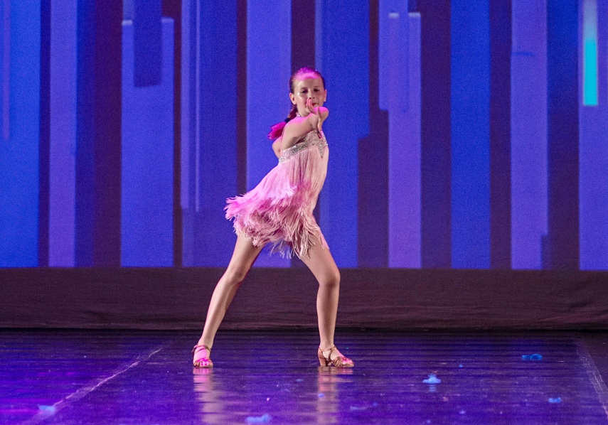 Taneczna osiemnastka szkoły Broadway zdjęcie nr 332579