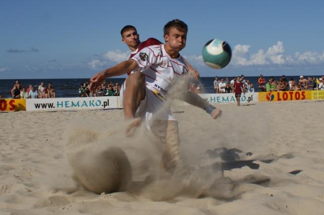 Młodzieżowcy na plaży zdjęcie nr 26652