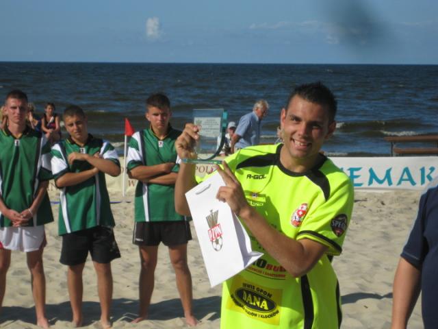 Młodzieżowcy na plaży zdjęcie nr 26660
