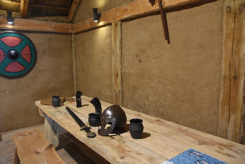 Truso na dziedzińcu muzeum zdjęcie nr 332995