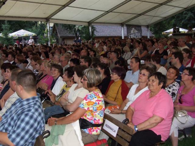 Publiczność - jury Festiwalu Piosenki Wartościowej.
