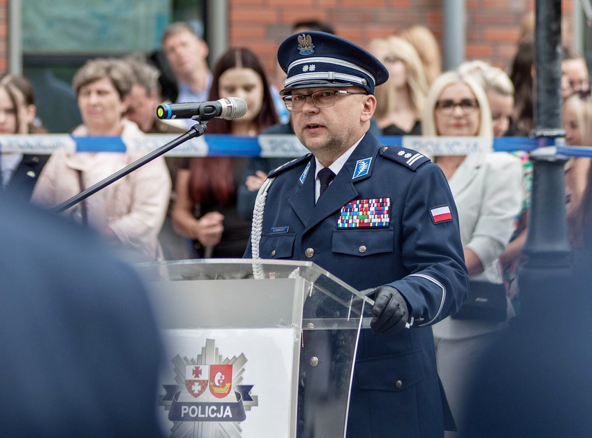 Świętują policjanci zdjęcie nr 333881