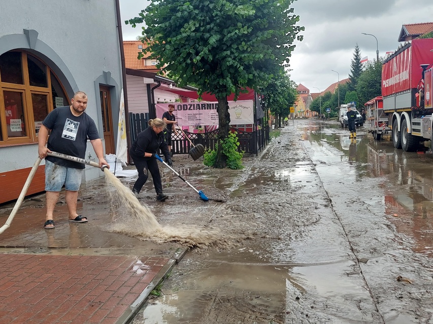 To się ogląda „Nie spaliśmy, nie mamy prądu, wody, nic...”