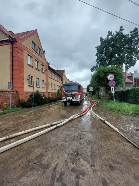 „Nie spaliśmy, nie mamy prądu, wody, nic...” zdjęcie nr 334551