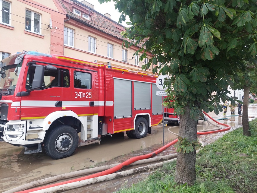 „Nie spaliśmy, nie mamy prądu, wody, nic...” zdjęcie nr 334548