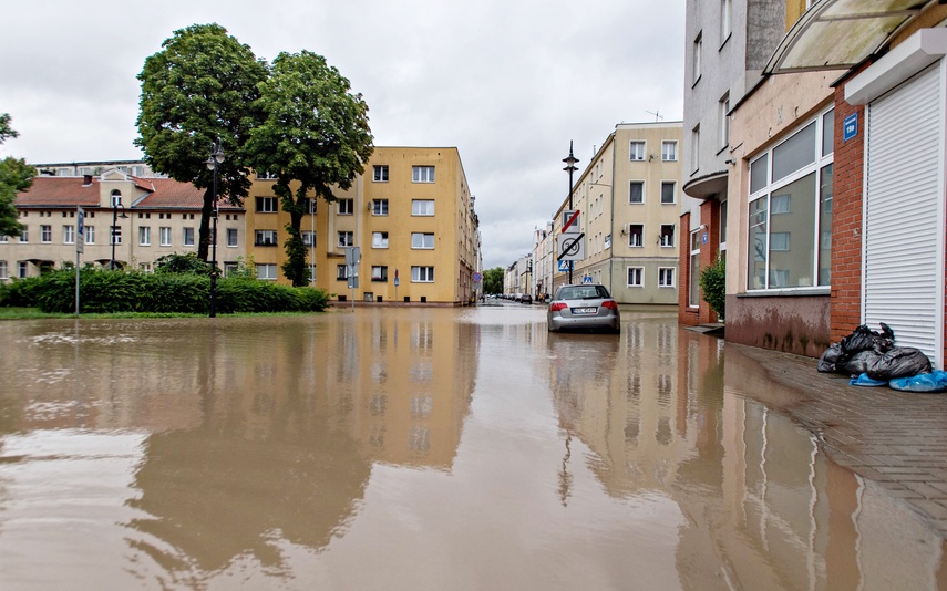 Szpital uratowany przed wodą, okolice zalane zdjęcie nr 334572