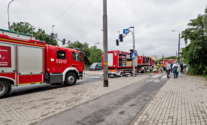 Szpital uratowany przed wodą, okolice zalane zdjęcie nr 334598
