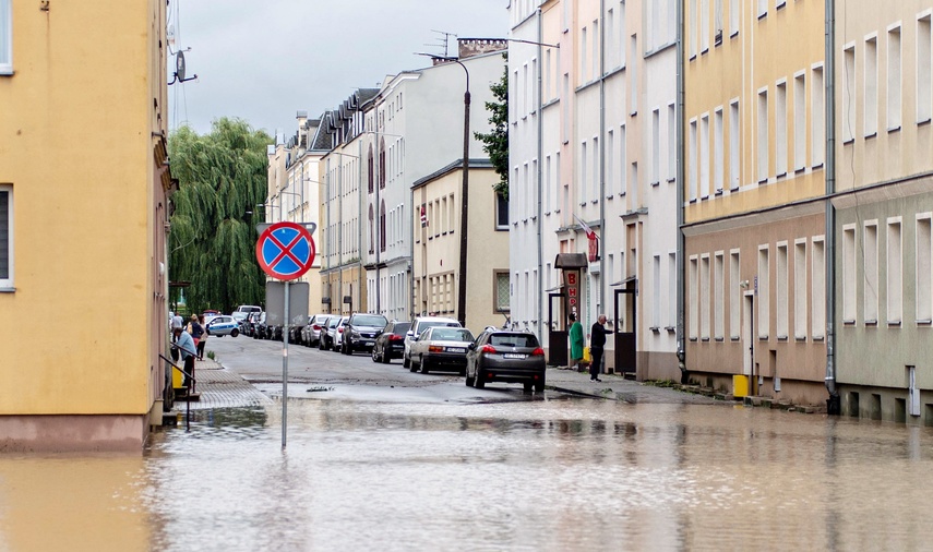 Szpital uratowany przed wodą, okolice zalane zdjęcie nr 334571
