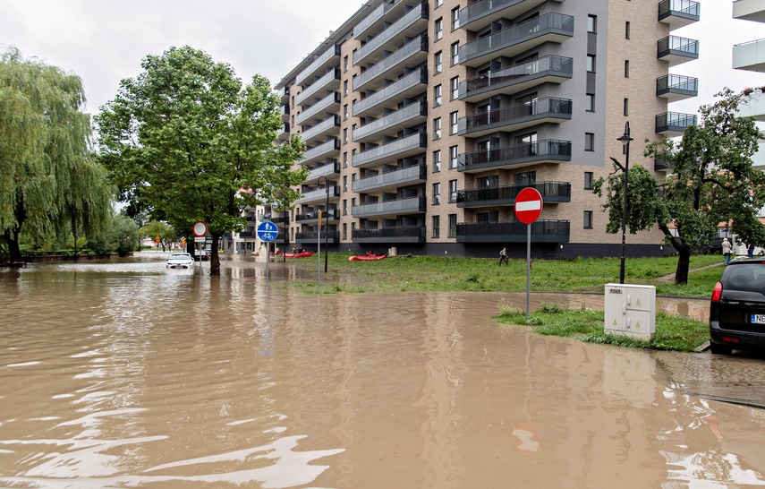 Szpital uratowany przed wodą, okolice zalane zdjęcie nr 334591