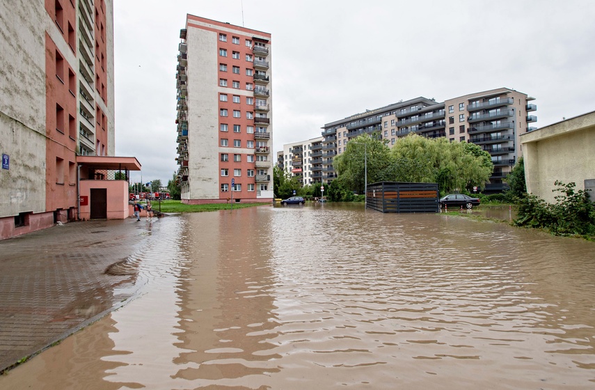 Szpital uratowany przed wodą, okolice zalane zdjęcie nr 334596