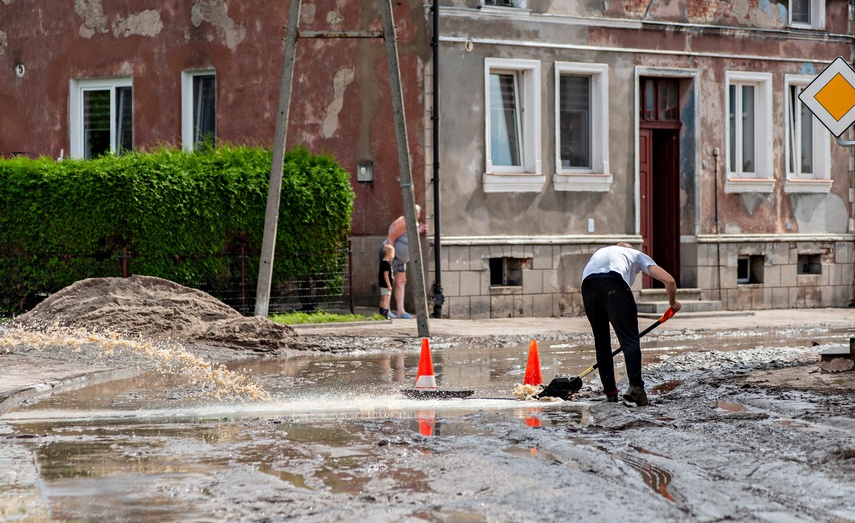 Wielkie sprzątanie po wielkiej wodzie zdjęcie nr 334713