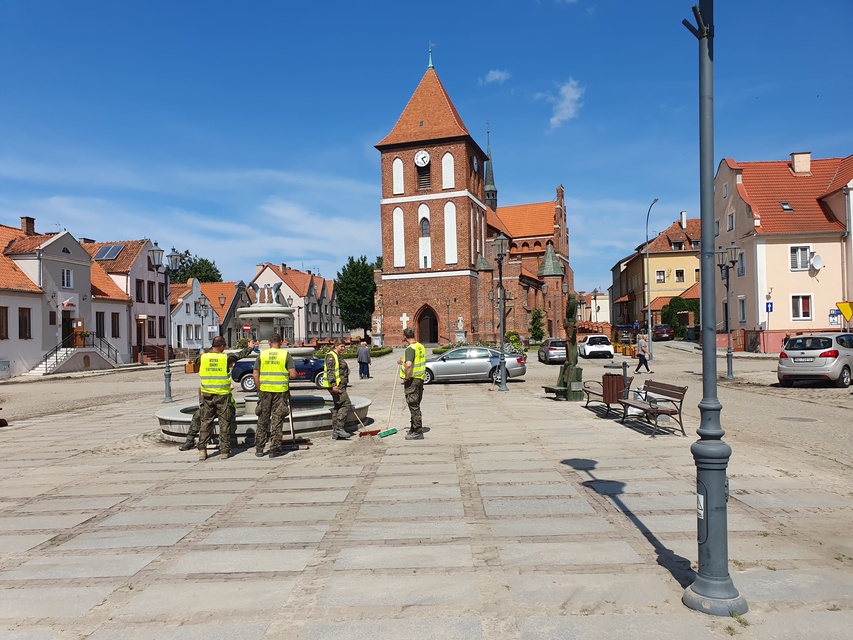 Wielkie sprzątanie w Tolkmicku zdjęcie nr 334794