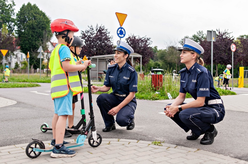 Hulajnogą tylko w kasku i w pojedynkę zdjęcie nr 334915