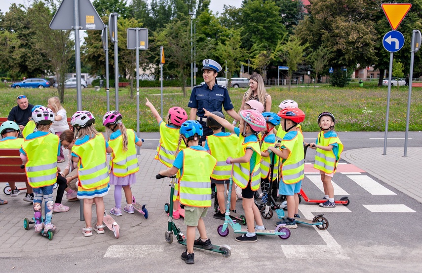 Hulajnogą tylko w kasku i w pojedynkę zdjęcie nr 334918