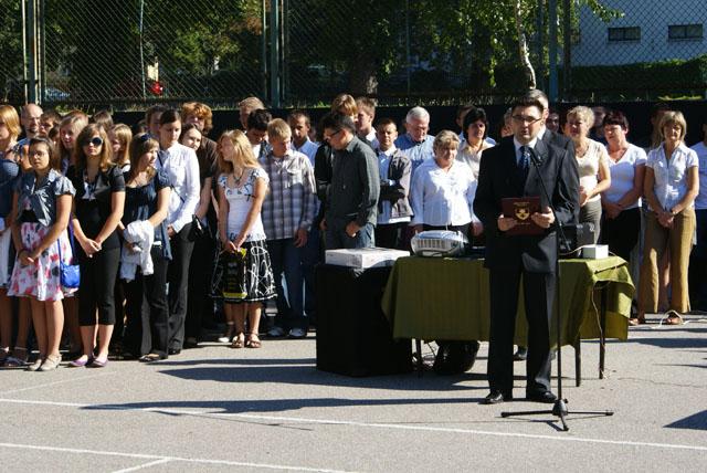 Przy mikrofonie wiceprezydent Elbląga Artur Zieliński.