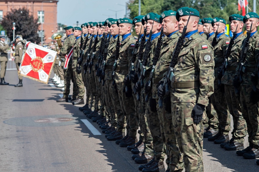 Tak elblążanie obchodzili Święto Wojska Polskiego zdjęcie nr 335471