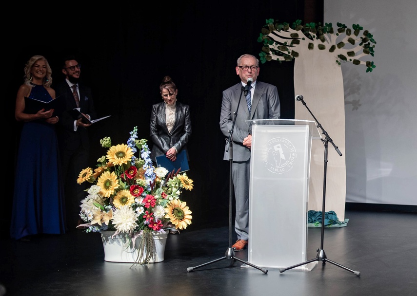 Dom, taki, trochę większy... zdjęcie nr 336330