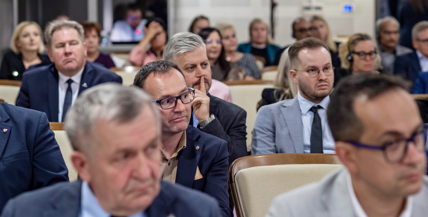 Otwarcie z chirurgiczną precyzją zdjęcie nr 336713