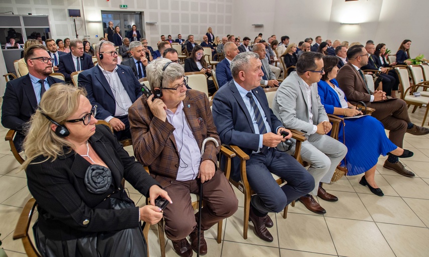 Otwarcie z chirurgiczną precyzją zdjęcie nr 336710