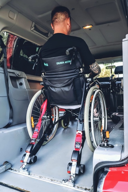 Nowość w Elblągu. Prywatny transport dla osób z niepełnosprawnościami zdjęcie nr 337399