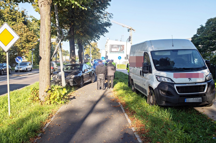 Zderzenie na skrzyżowaniu zdjęcie nr 337407