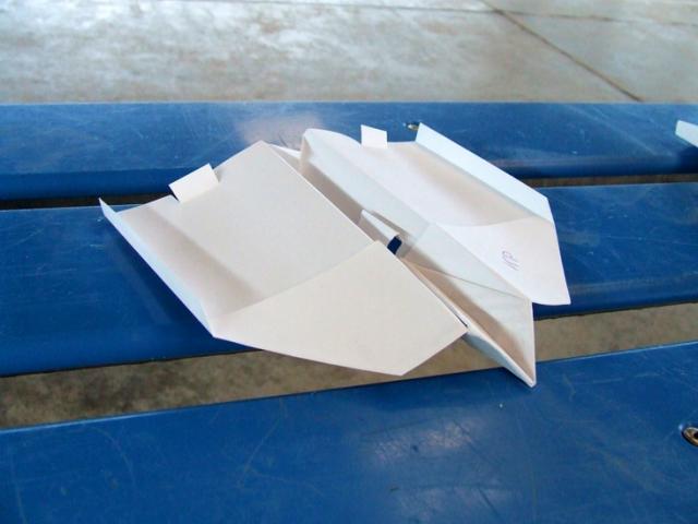 Mistrzowie papierowych samolotów zdjęcie nr 27075