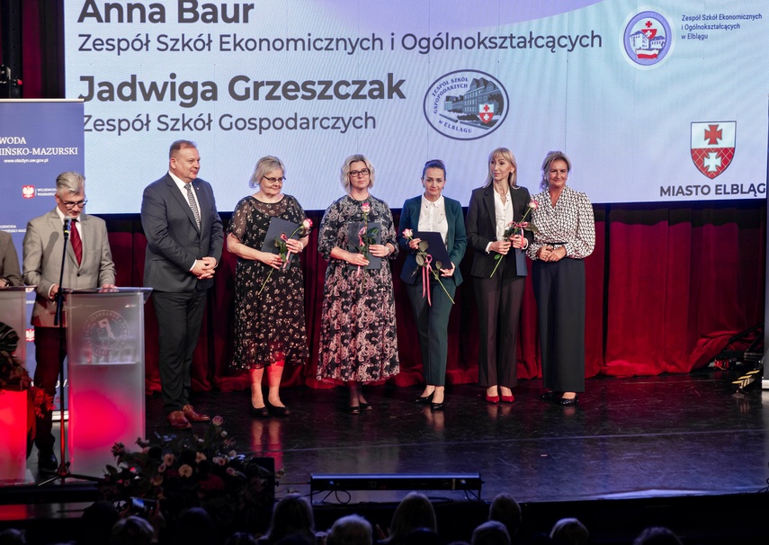 Nauczyciele nagrodzeni przy okazji święta oświaty zdjęcie nr 337818