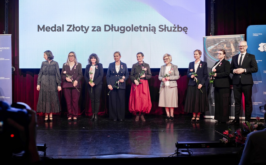Nauczyciele nagrodzeni przy okazji święta oświaty zdjęcie nr 337827