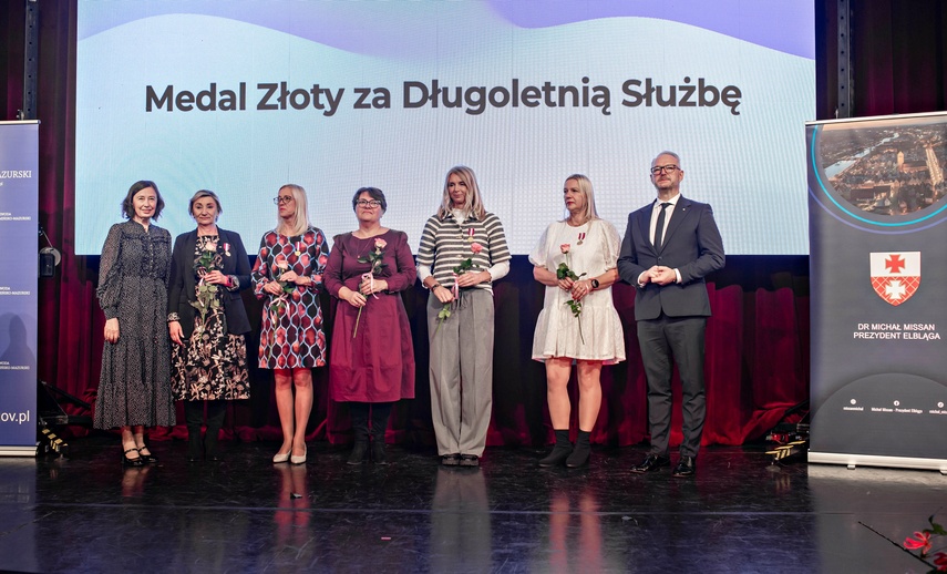 Nauczyciele nagrodzeni przy okazji święta oświaty zdjęcie nr 337828