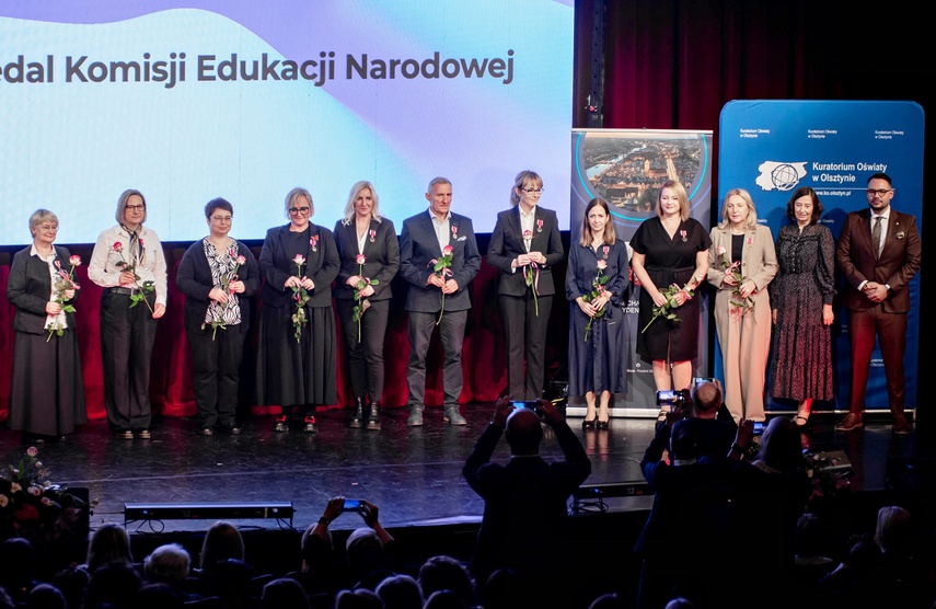 Nauczyciele nagrodzeni przy okazji święta oświaty zdjęcie nr 337837