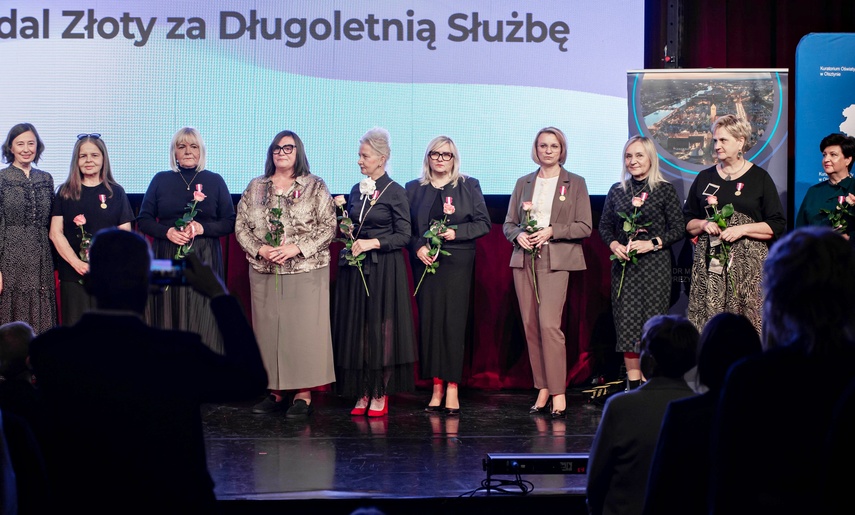 Nauczyciele nagrodzeni przy okazji święta oświaty zdjęcie nr 337825