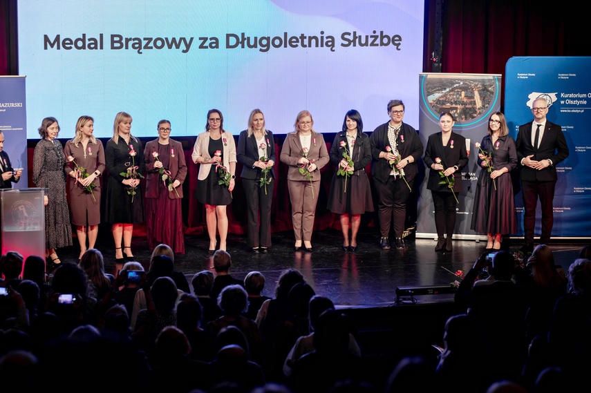 Nauczyciele nagrodzeni przy okazji święta oświaty zdjęcie nr 337833