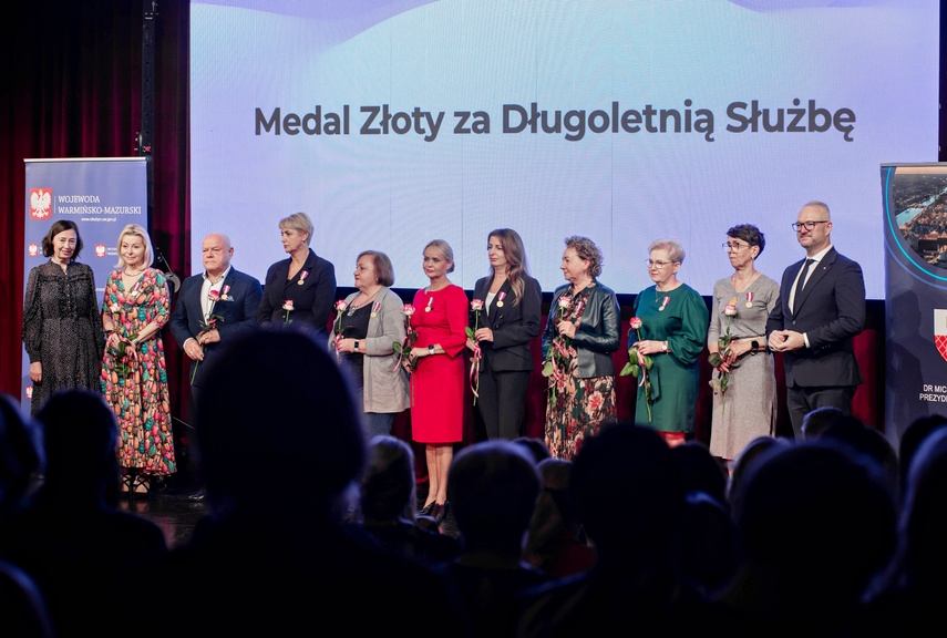 Nauczyciele nagrodzeni przy okazji święta oświaty zdjęcie nr 337821