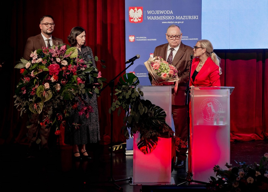 Nauczyciele nagrodzeni przy okazji święta oświaty zdjęcie nr 337851