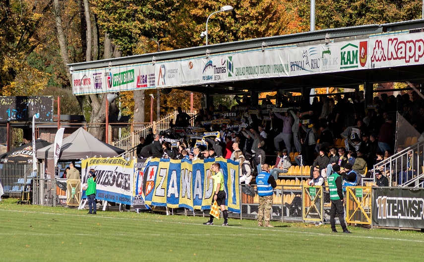 Dwóch rannych i pat na Agrykola zdjęcie nr 337990